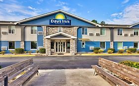 Days Inn By Wyndham Savannah Gateway I-95
